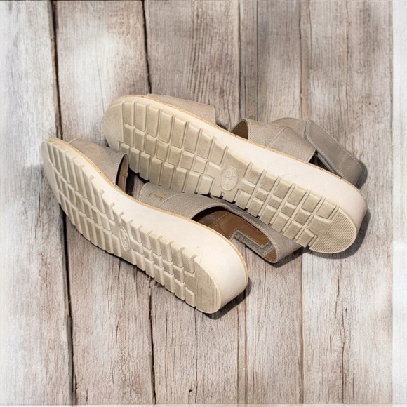 🌹EURO SOFT BY SOFFT TAUPE SANDALS - Picture 5 of 5